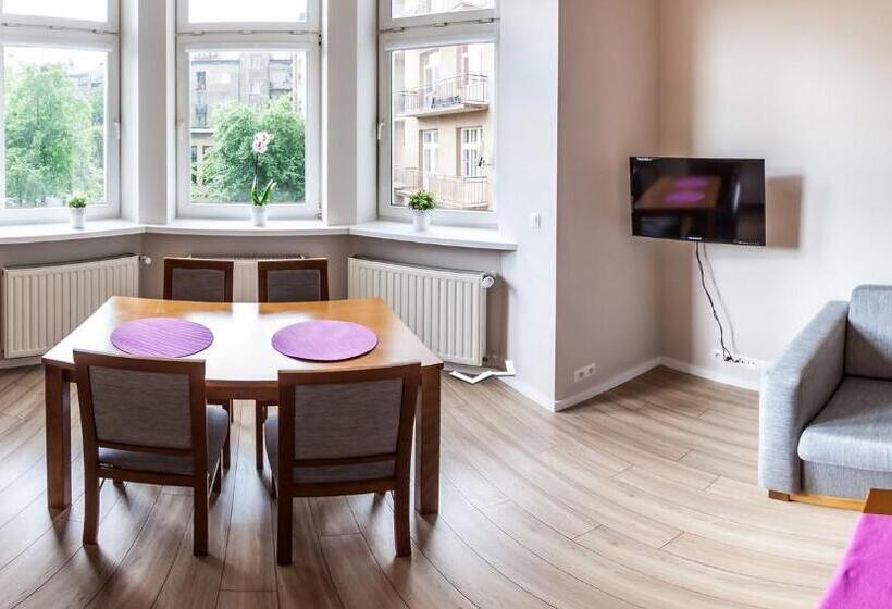 استودیوی استاندارد, Emaus Apartments