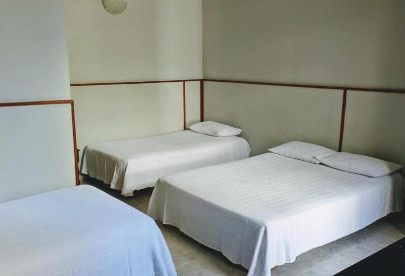 اتاق استاندارد سه نفره, Bahia Blanca