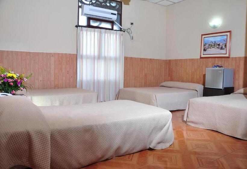 اتاق استاندارد چهار تخته, Bahia Blanca