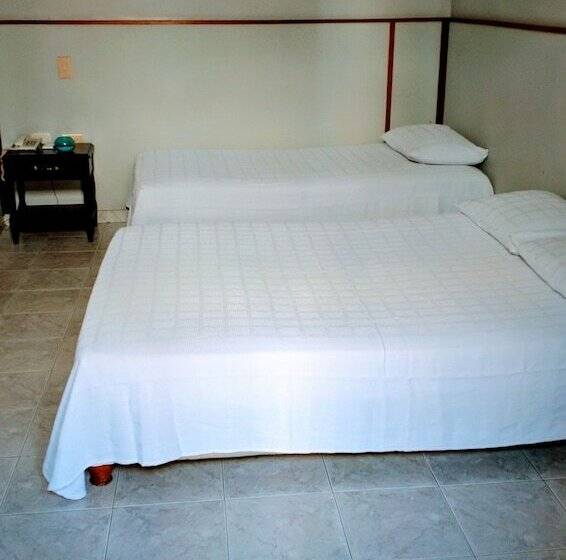 اتاق استاندارد سه نفره, Bahia Blanca