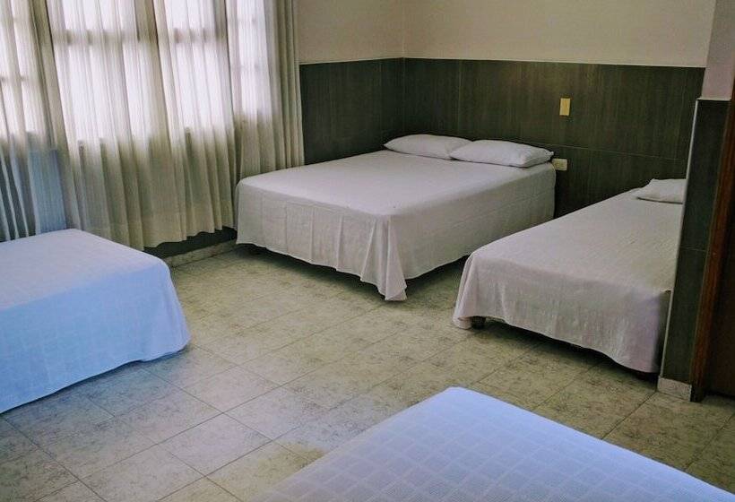 اتاق استاندارد چهار تخته, Bahia Blanca