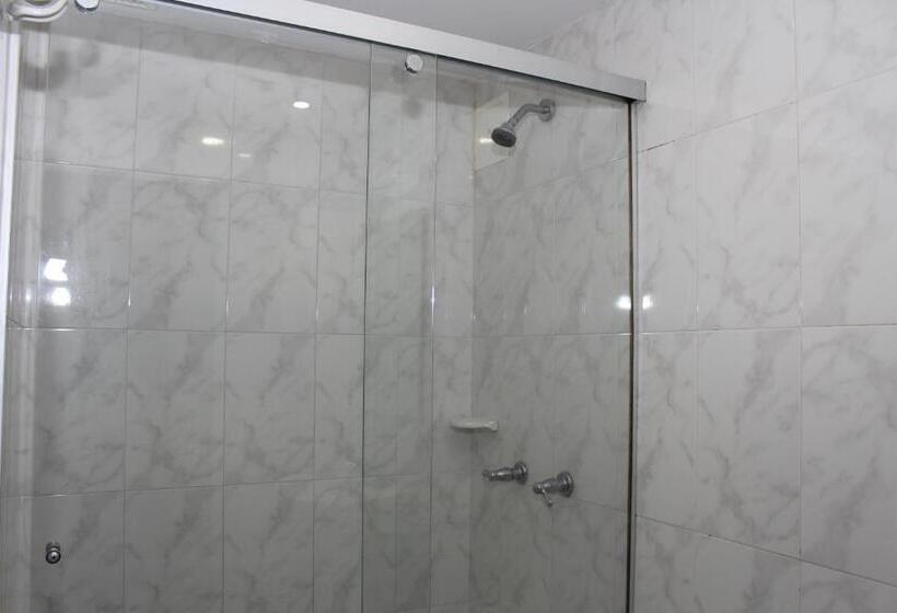 חדר סטנדרט לארבעה, Dorado Plaza Bogota