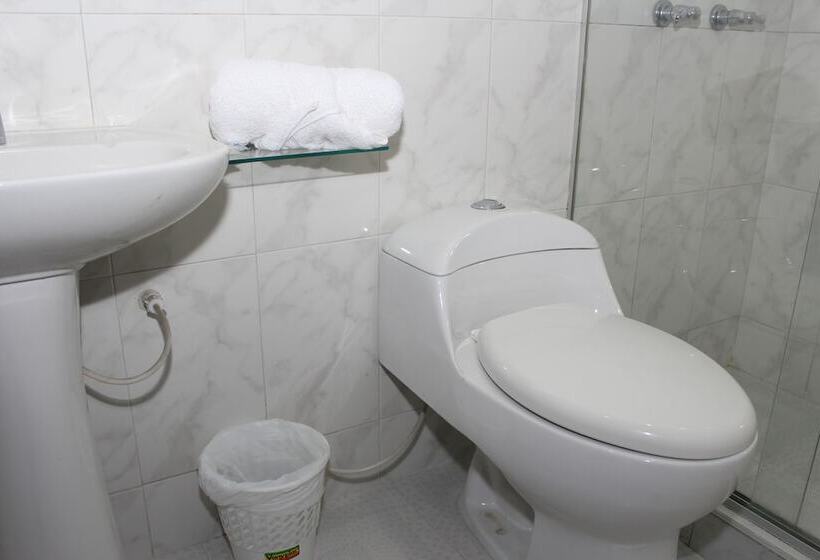 חדר סטנדרט לארבעה, Dorado Plaza Bogota