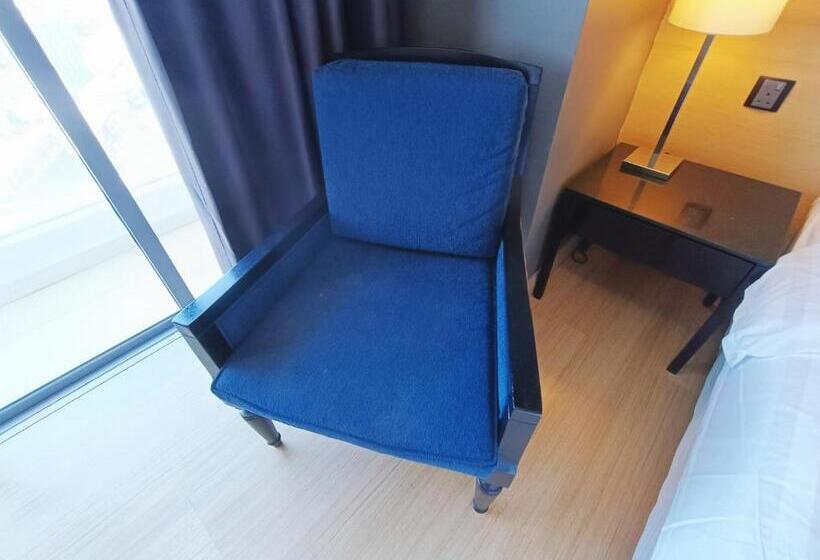 اتاق لوکس با تخت بزرگ, Noble Resort Melaka