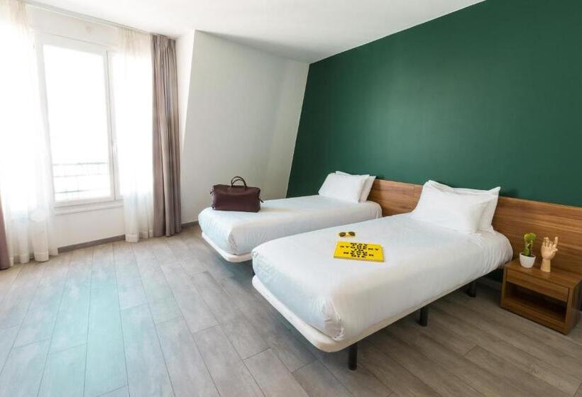 Номер Стандарт, The Social Hub Paris La Défense