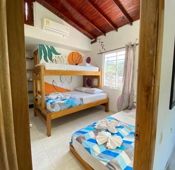 침실 3개 아파트, Hostal Las Flores