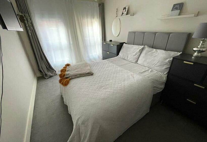 خانه 2 خوابه, Central Mews House Altrincham