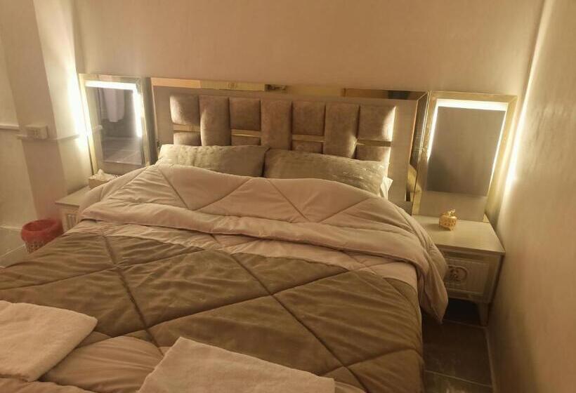 Standard room with outdoor bath, Hostel ـ Karak Dream