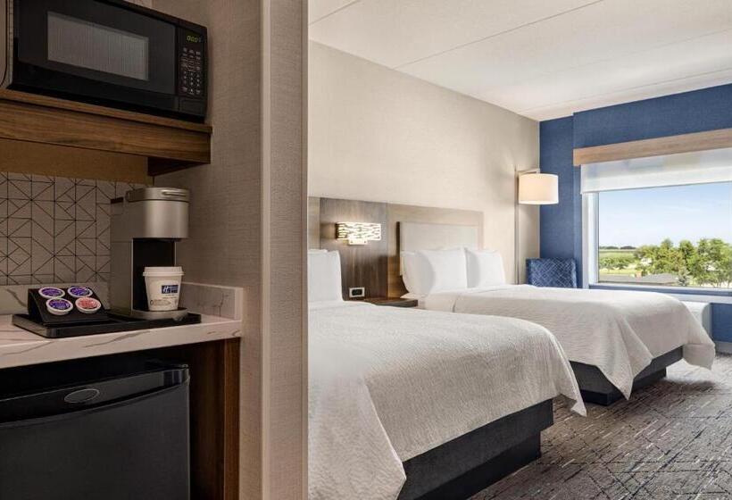 스위트, Holiday Inn Express   Strathroy, An Ihg