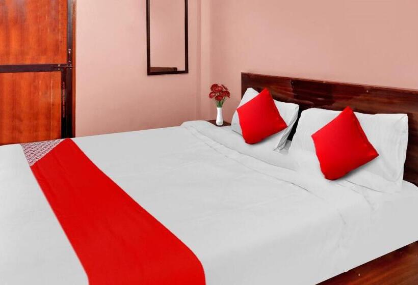 اتاق کلاسیک سه تخته, Flagship Hotel Rudram