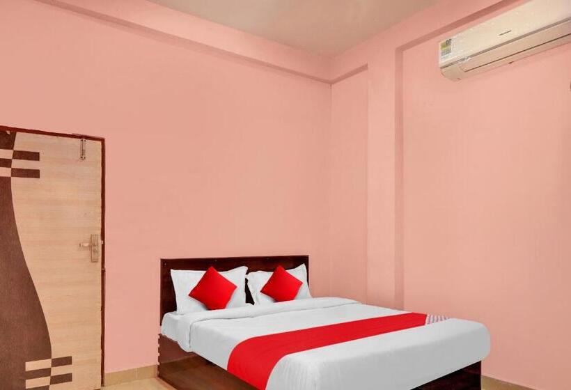 اتاق کلاسیک سه تخته, Flagship Hotel Rudram