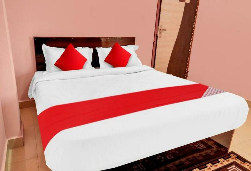 اتاق کلاسیک سه تخته, Flagship Hotel Rudram