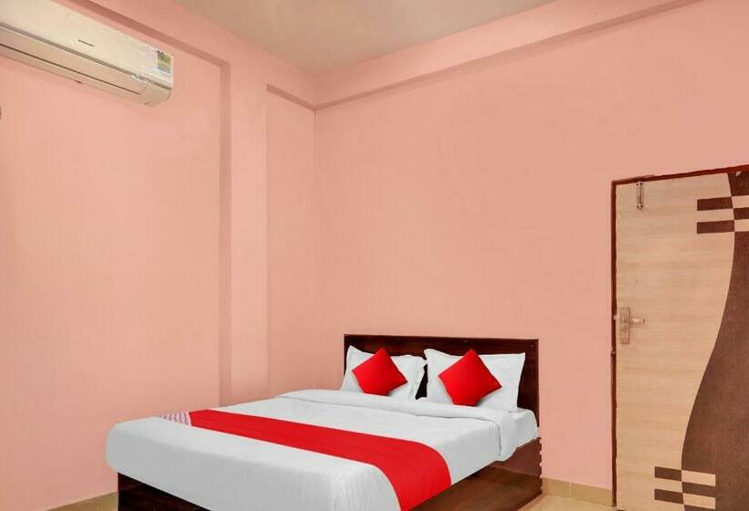 اتاق کلاسیک سه تخته, Flagship Hotel Rudram