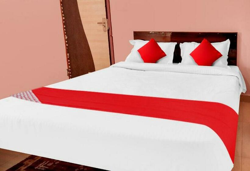اتاق کلاسیک سه تخته, Flagship Hotel Rudram