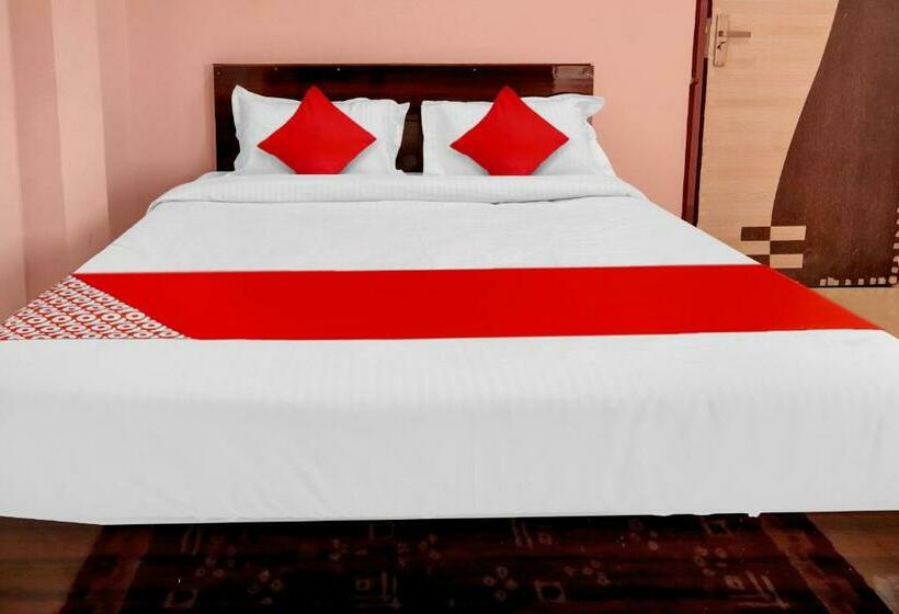 اتاق کلاسیک سه تخته, Flagship Hotel Rudram