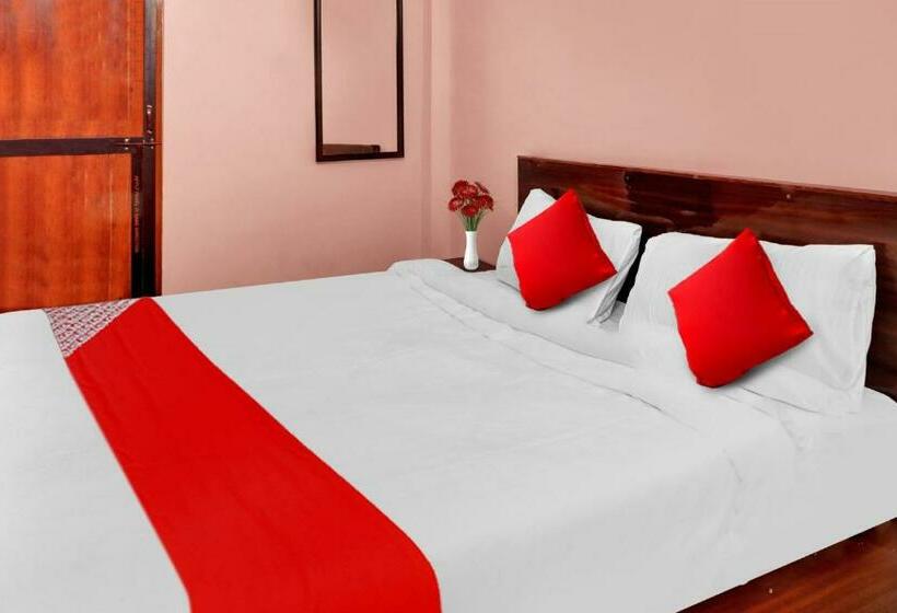 اتاق کلاسیک سه تخته, Flagship Hotel Rudram
