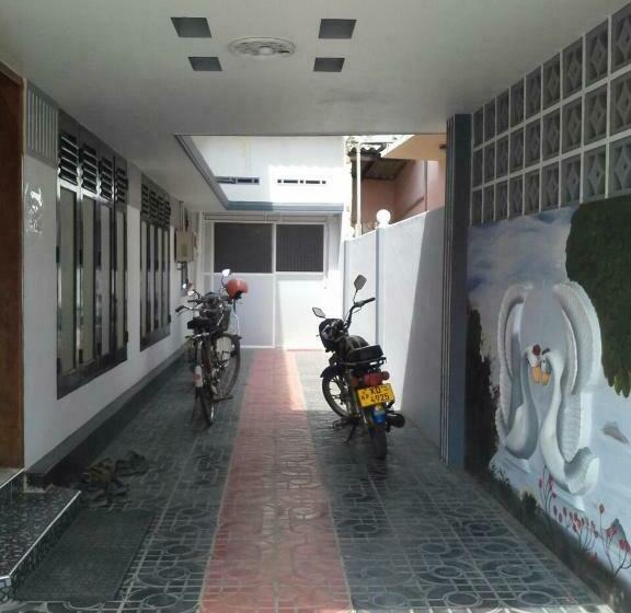 اتاق استاندارد, Yaarl Holiday