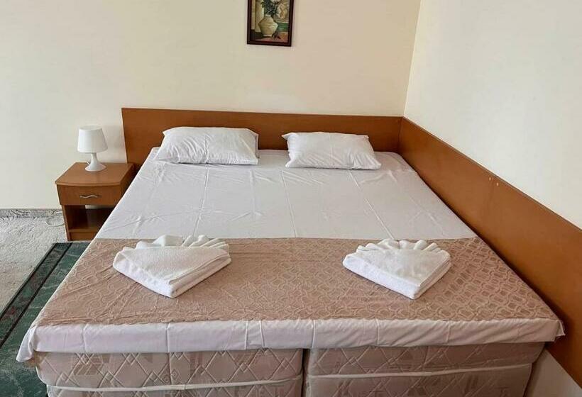 Номер Стандарт, хотел диамант Hotel Diamond