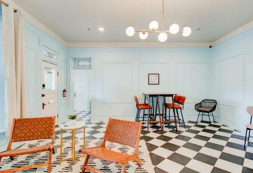 Студио Стандарт Кровать Кинг, Suite 6 Historic Art City Inn