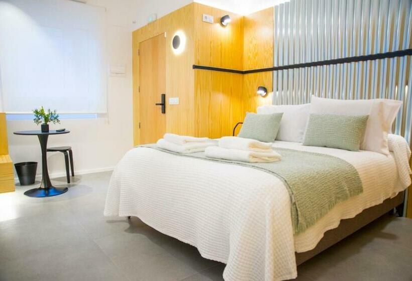 スタンダードルーム, Kalidas Hostel Suites