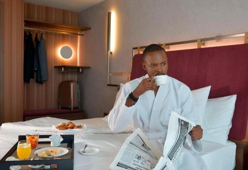 Executive Room Queen Bed, Novotel Kinshasa La Gombe