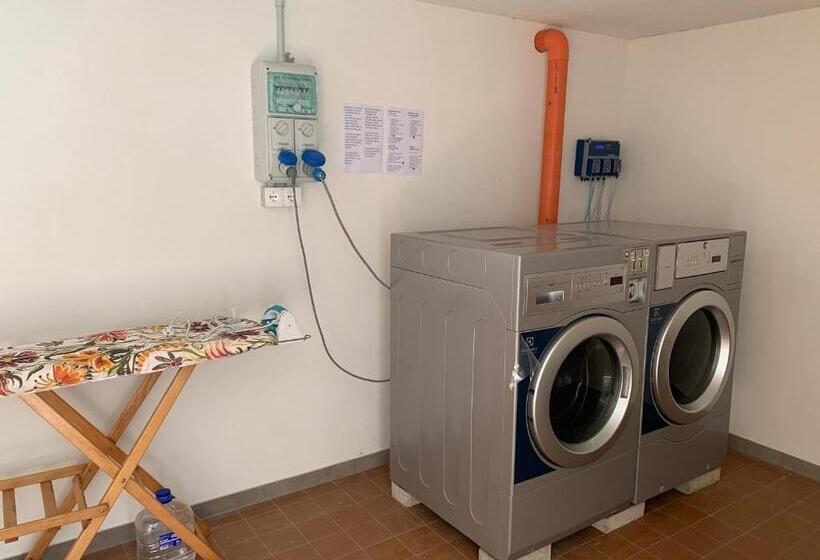 חדר דלוקס, Daniel Apartments