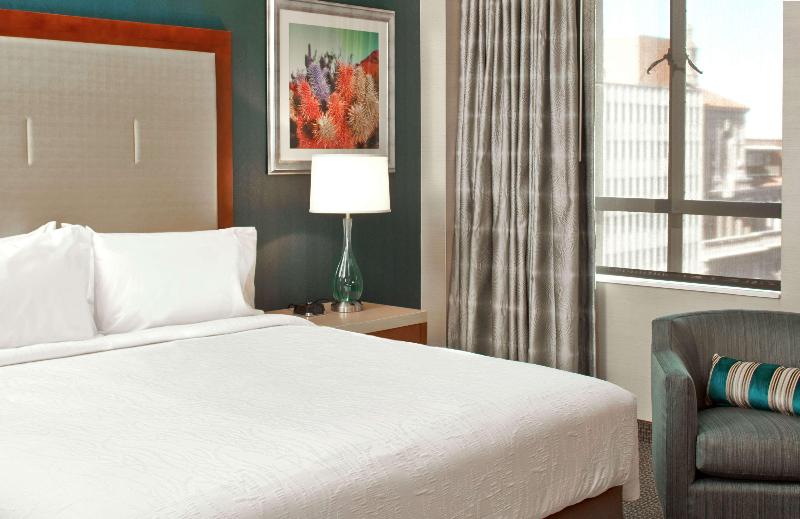 Standard-huone King-vuode, Hilton Garden Inn Phoenix Downtown
