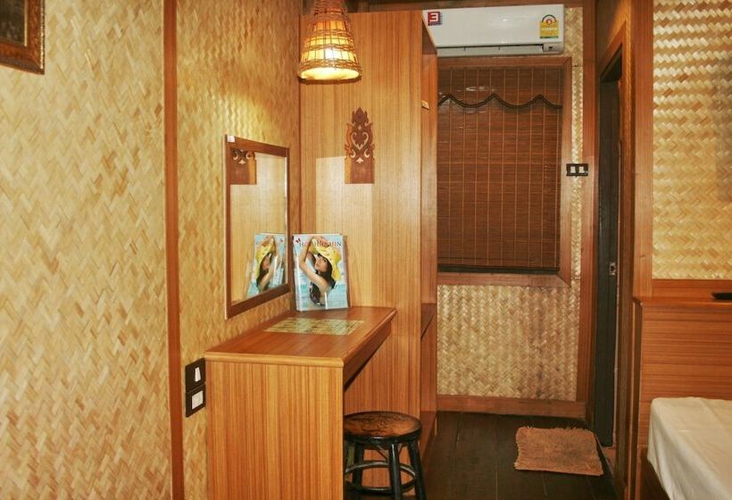 اتاق استاندارد, Sukkasem Homestay
