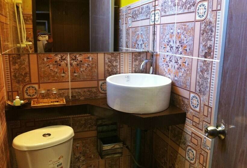 اتاق استاندارد, Sukkasem Homestay