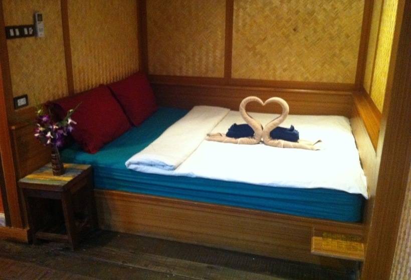 اتاق خانوادگی, Sukkasem Homestay
