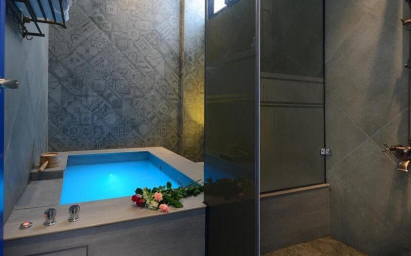 اتاق لوکس چهار تخته, Xiao Liuqiu Mediterranean B&b