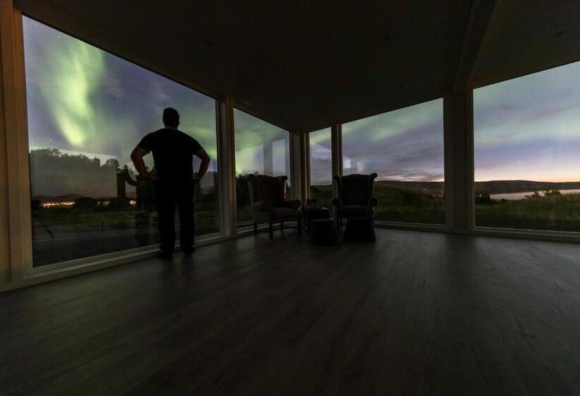 Enrumsvilla, Aurora Borealis Observatory