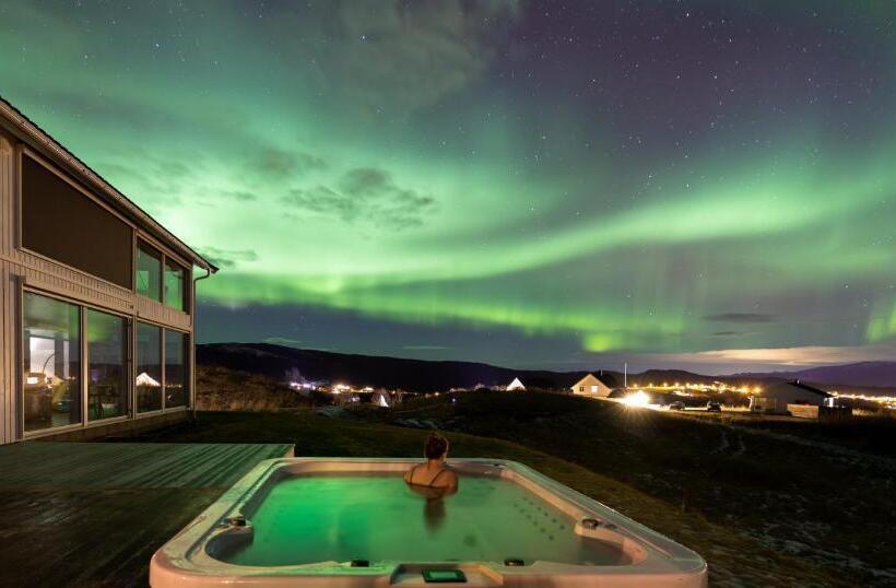 Enrumsvilla, Aurora Borealis Observatory