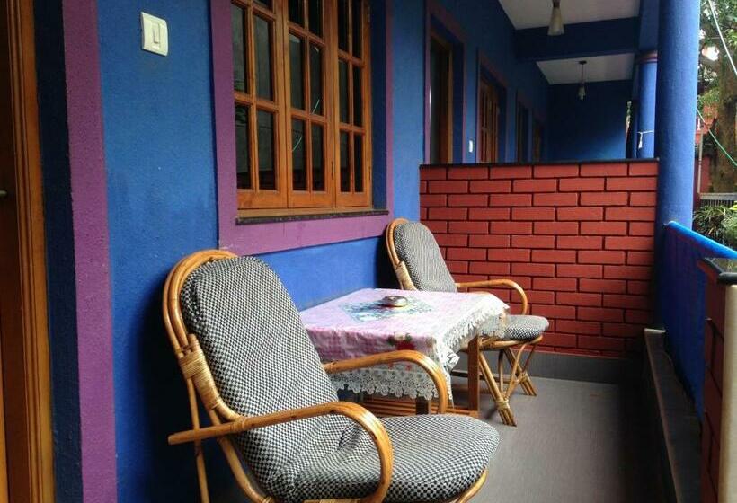 اتاق لوکس با بالکن, Leisure Cottages