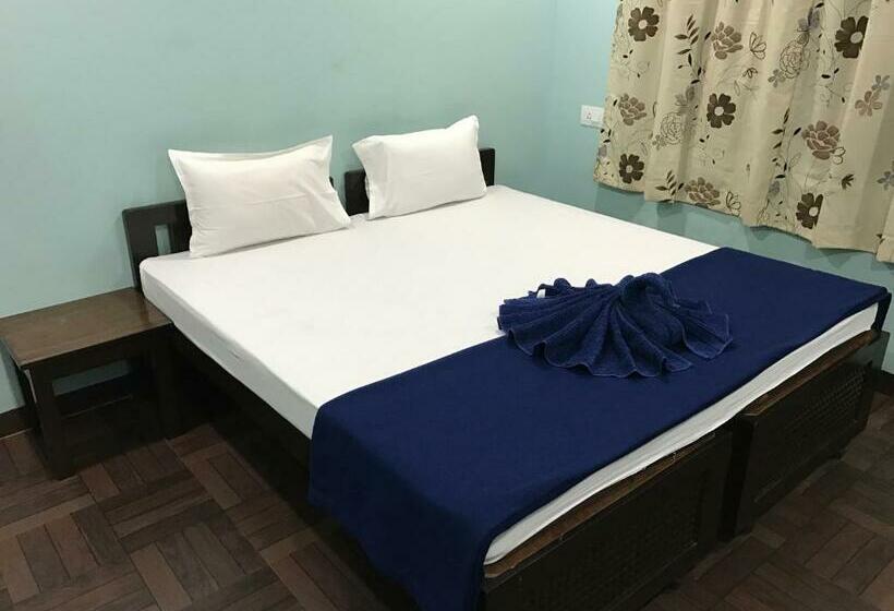 اتاق لوکس, Leisure Cottages