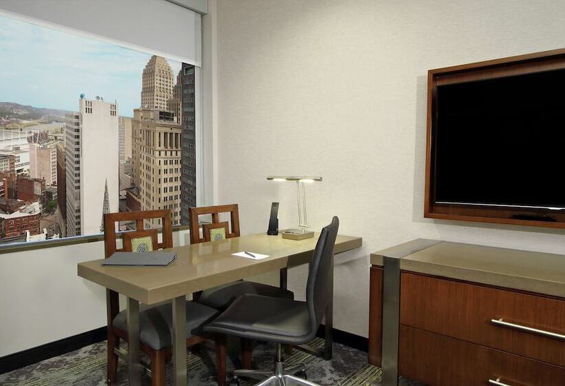 سوییت, Embassy Suites By Hilton Pittsburgh Downtown