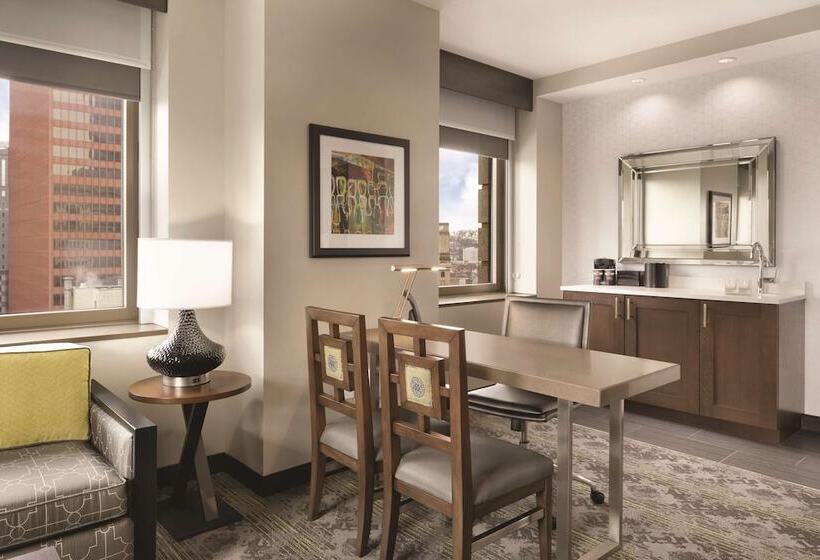 سوییت, Embassy Suites By Hilton Pittsburgh Downtown