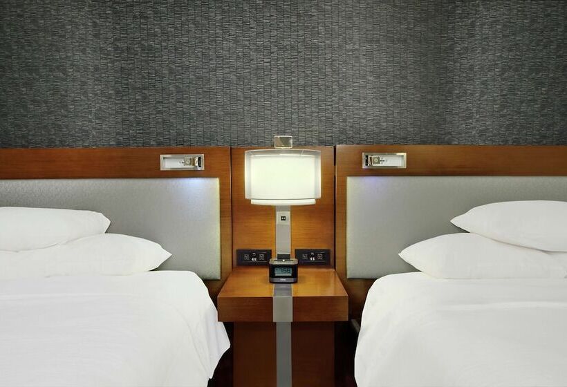 سوئیت برای معلولان, Embassy Suites By Hilton Pittsburgh Downtown