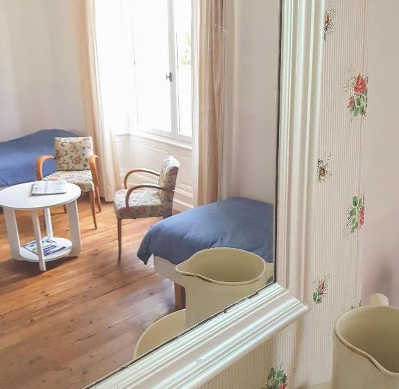Дом 4 Спальни, Domaine De Chantageasse
