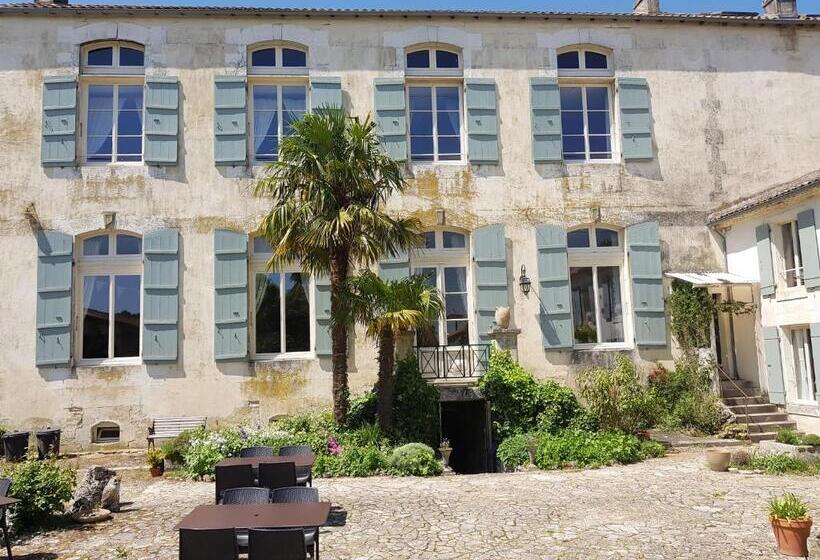 Четырехместный Номер Стандарт, Domaine De Chantageasse