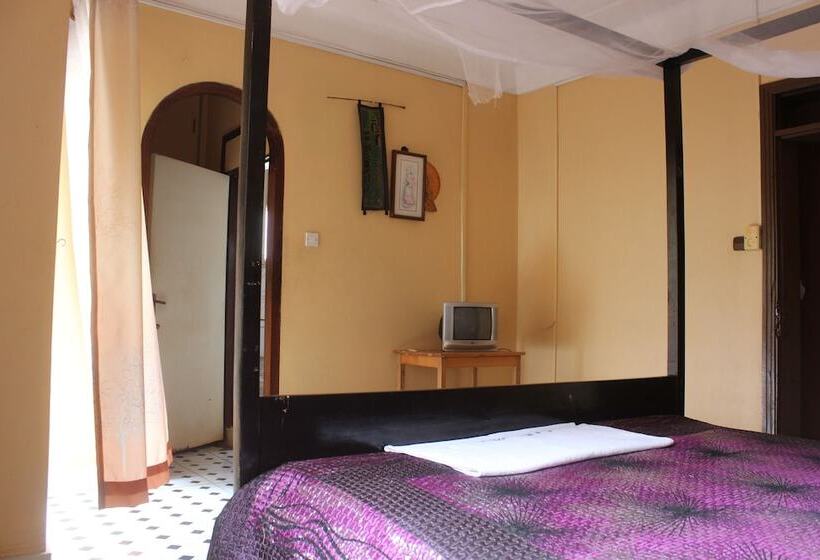 اتاق استاندارد, Cool Breeze Hotel Jinja