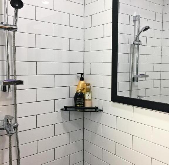 חדר יחיד בסיסי, Whitetail Guesthouse   Hostel
