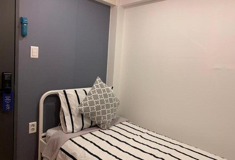 חדר יחיד בסיסי, Whitetail Guesthouse   Hostel