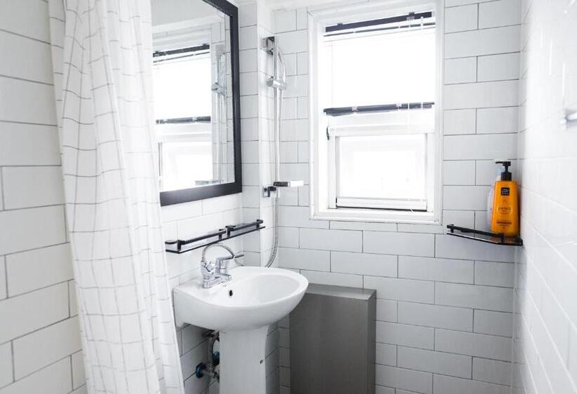 חדר סטנדרט יחיד, Whitetail Guesthouse   Hostel