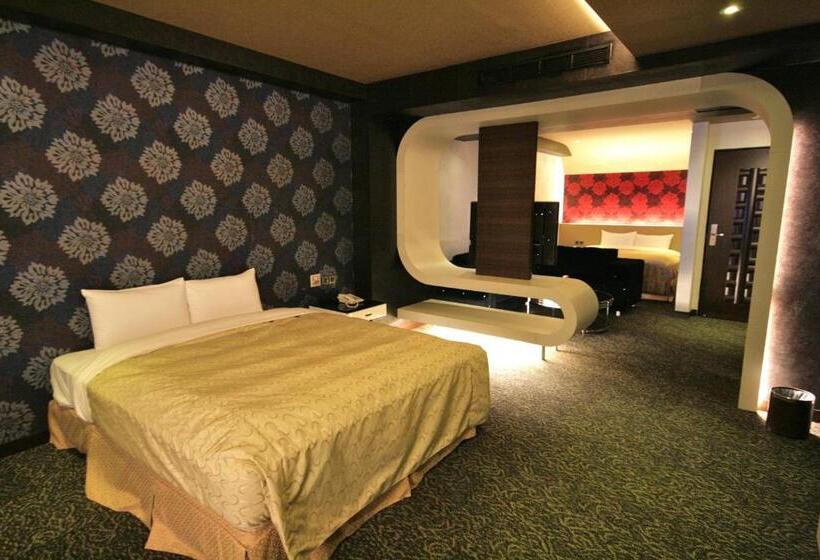 اتاق استاندارد چهار تخته, Fairy Tale City Motel