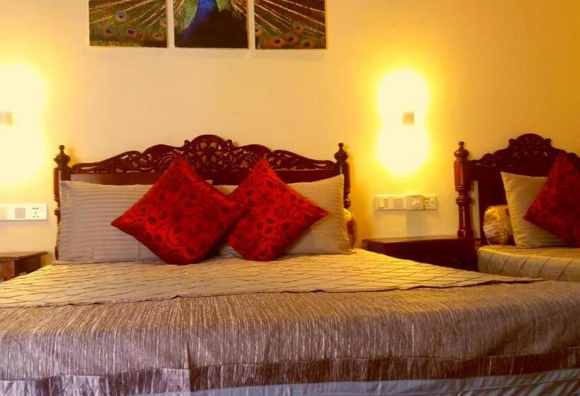 Quarto Deluxe, Asian Jewel Boutique