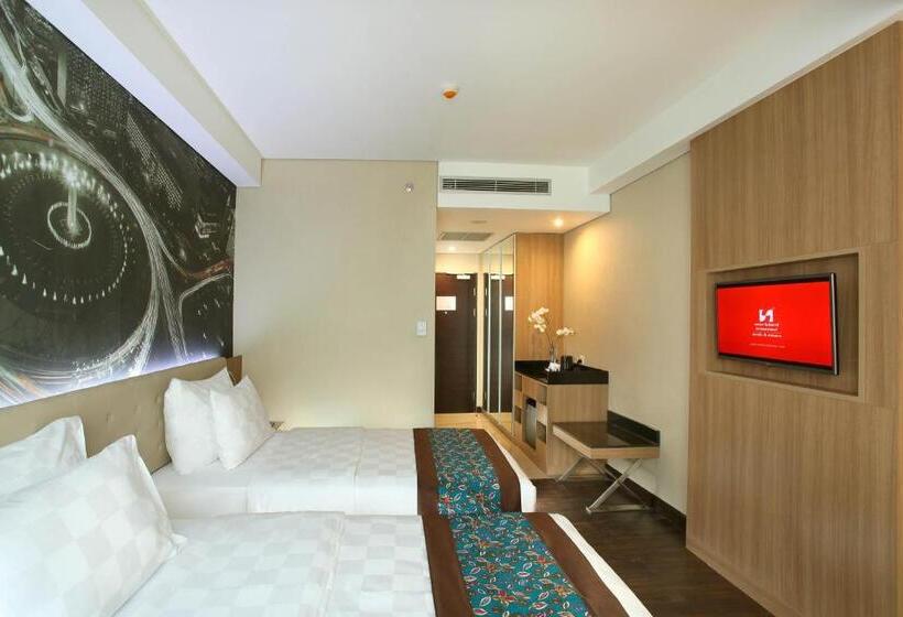 Номер Deluxe, Swiss Belhotel Airport Jakarta
