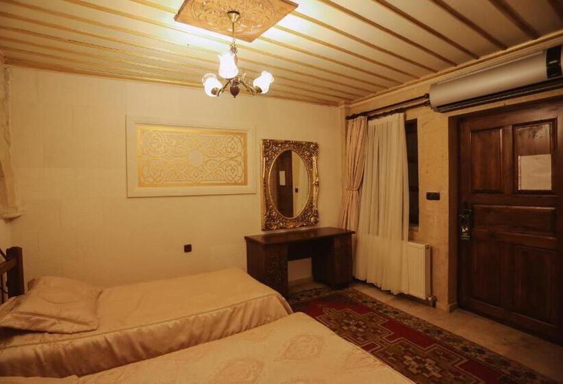 اتاق خانوادگی, Alaturca House