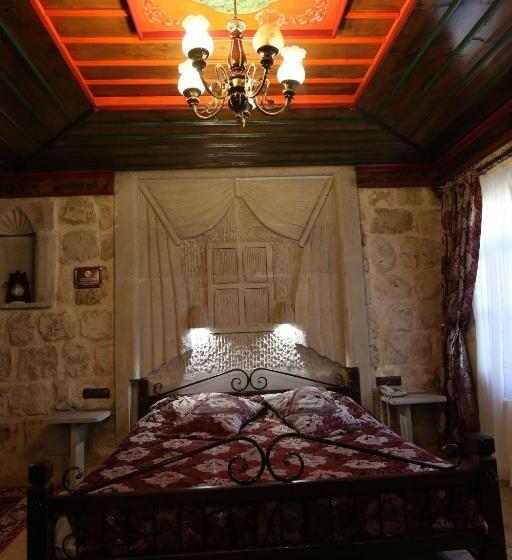 اتاق لوکس, Alaturca House