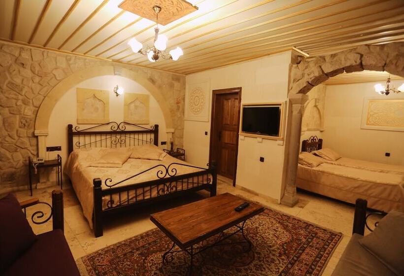 اتاق خانوادگی, Alaturca House